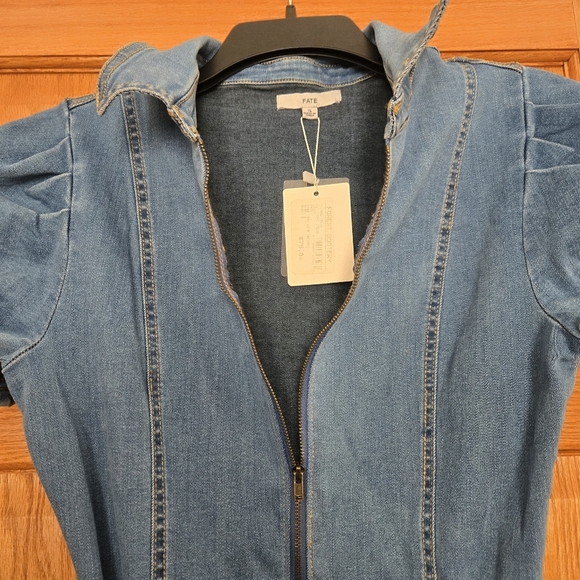 Denim Mini Dress with Puff Sleeves Zip Down With Belt by Fate - Small - Picture 5 of 9